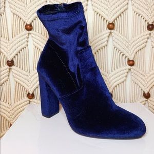 SUPER DEAL!!! WORN ONCE STEVE MADDEN BOOTIES!💙